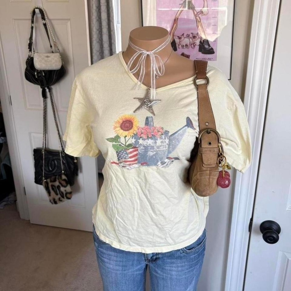 y2k 2000s pastel baby yellow graphic tee‎